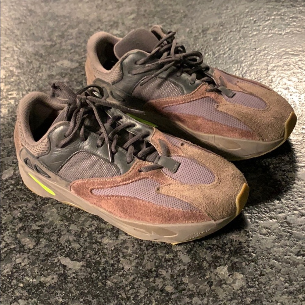 AUTHENTIC Yeezy “MAUVE”